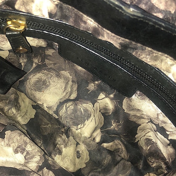 TED BAKER Black Lambskin and Brass Accent Throughout Bag & Strap Crossbody Bag - Picture 16 of 17